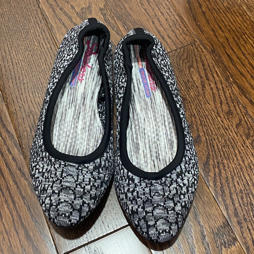 Women’s Skechers ballet flats 7.5